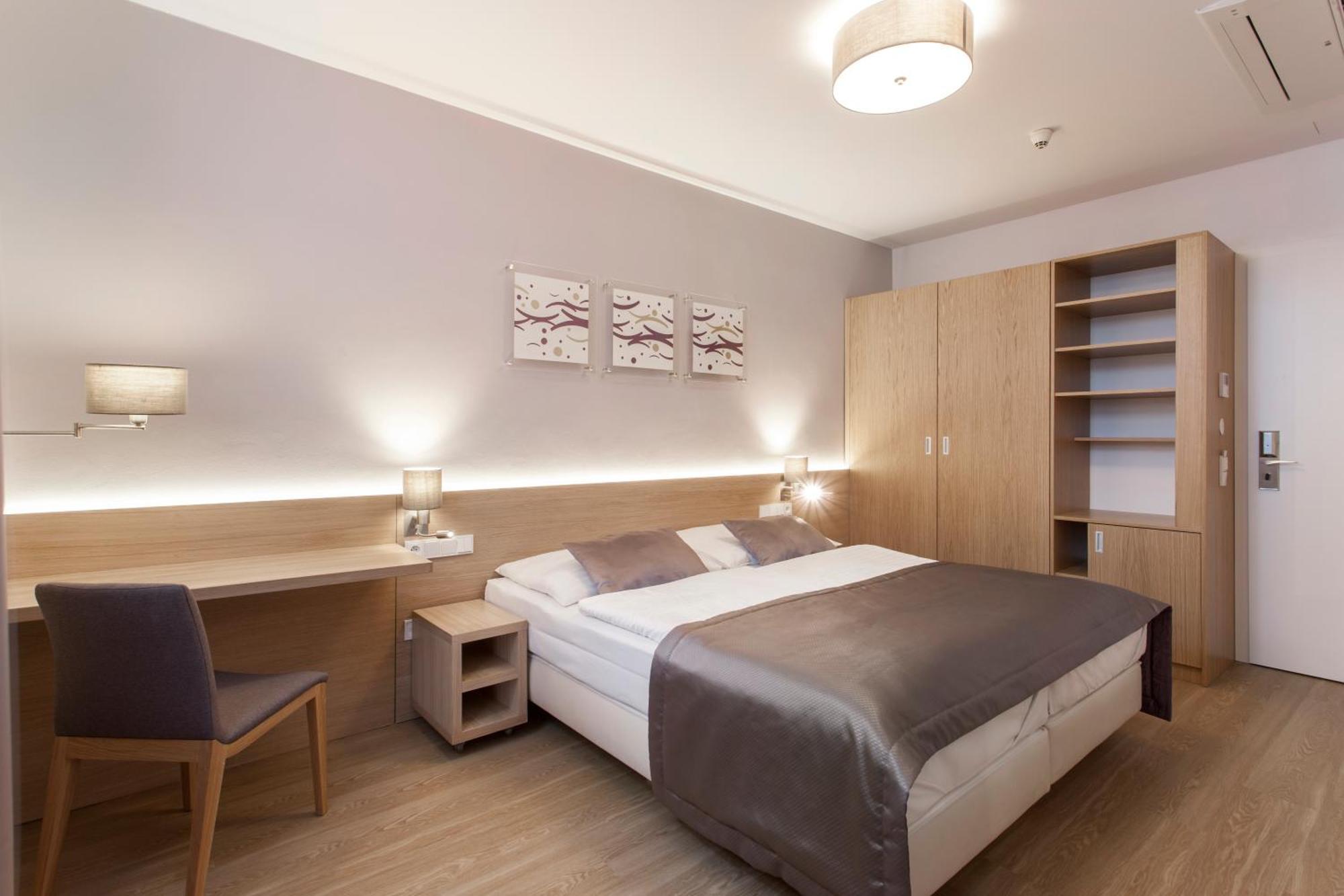 Hotel Carol Prága Kültér fotó