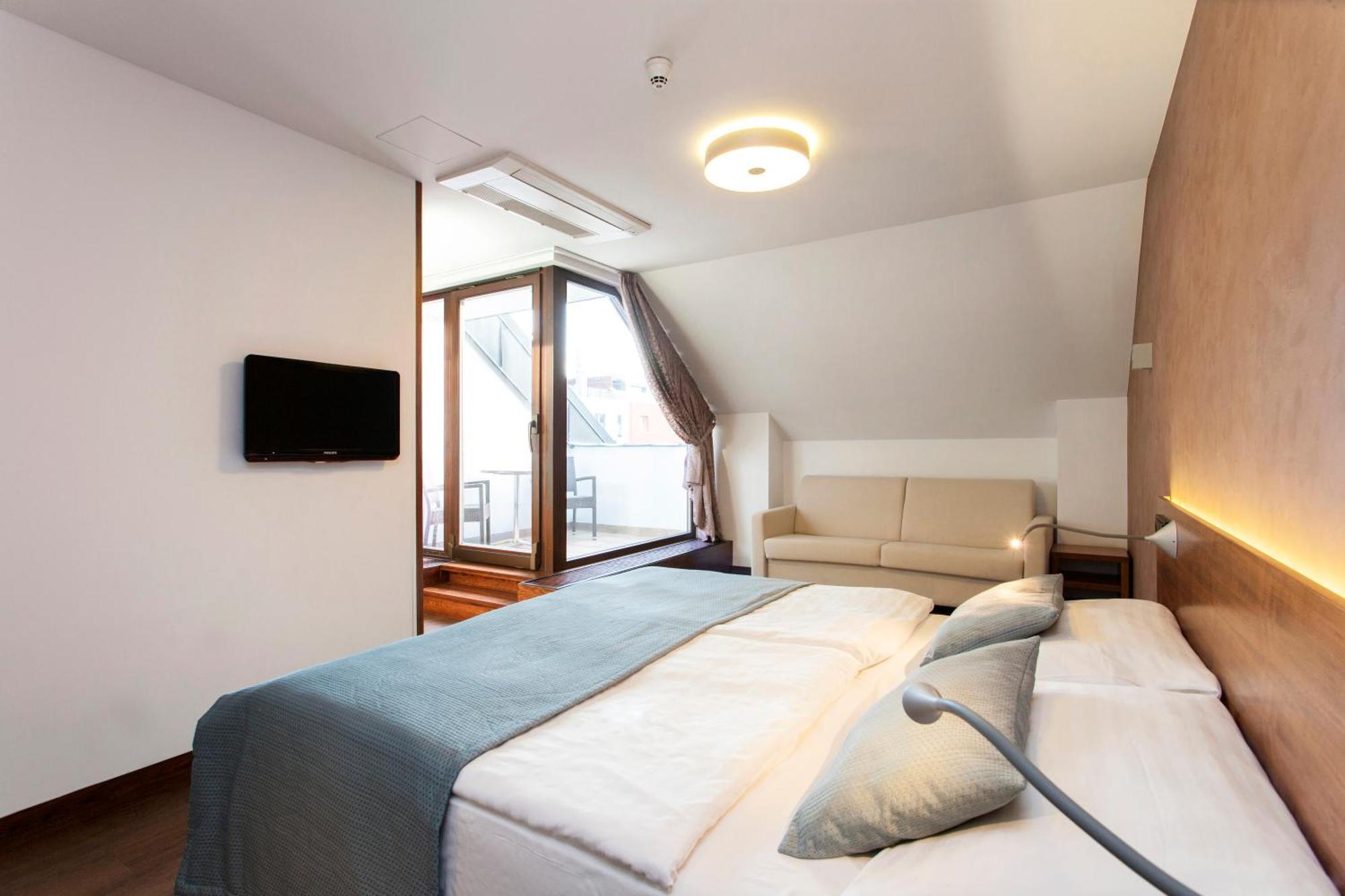 Hotel Carol Prága Kültér fotó